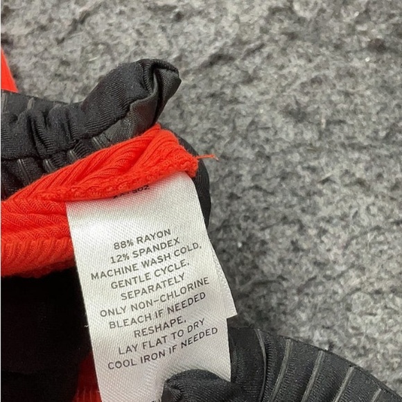 Nordstrom Open Edit Red V-neck Top Size 1X Plus Holiday Christmas Faux Wrap - Picture 4 of 4